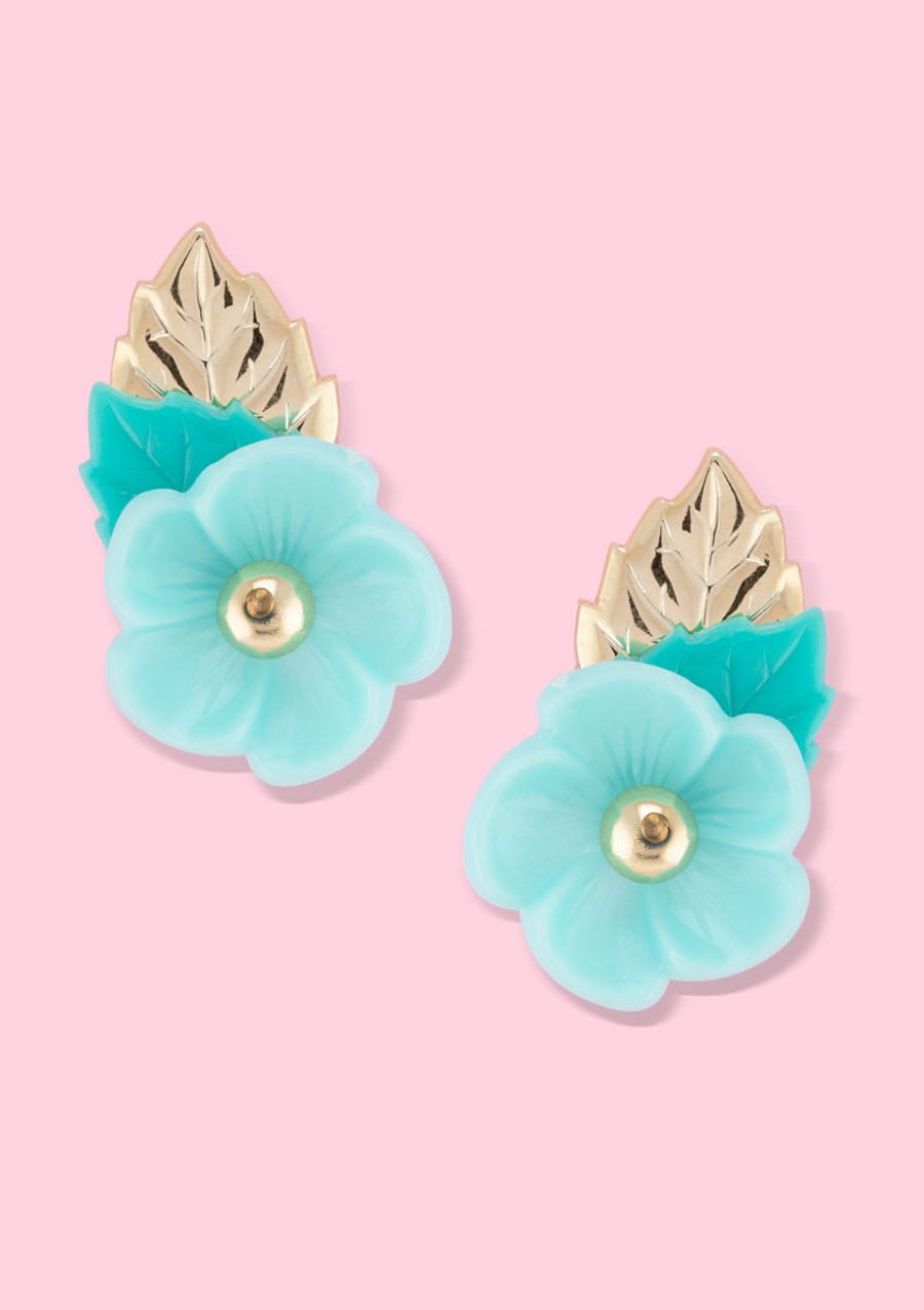 Unique green flower stud earrings with clip-on closing, by live-to-express. Online vintage earrings shop