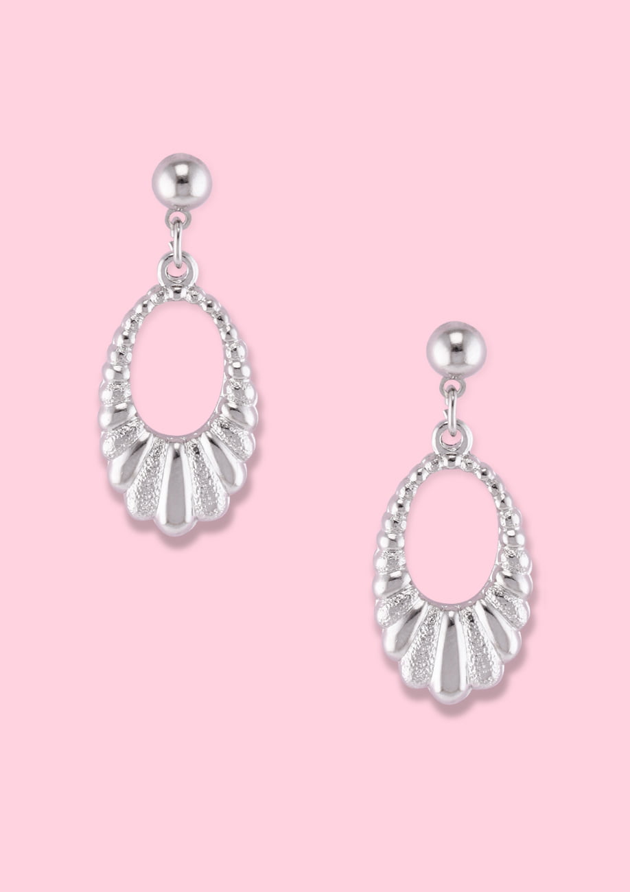 Silver classic vintage earrings by live-to-express. Shop 90’s vintage ear jewellery online.