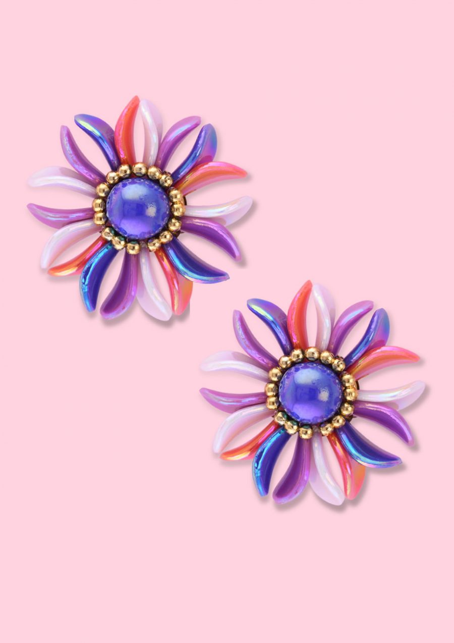 Blue pearl flower clip-on stud earring, by live-to-express. Shop 80's vintage earrings online.