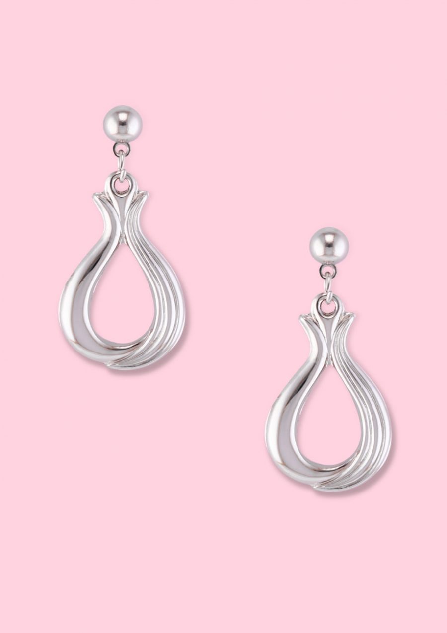 Silver vintage dangle ear jewellery with push-back closing by live-to-express. Shop 90’s vintage ear jewellery online.