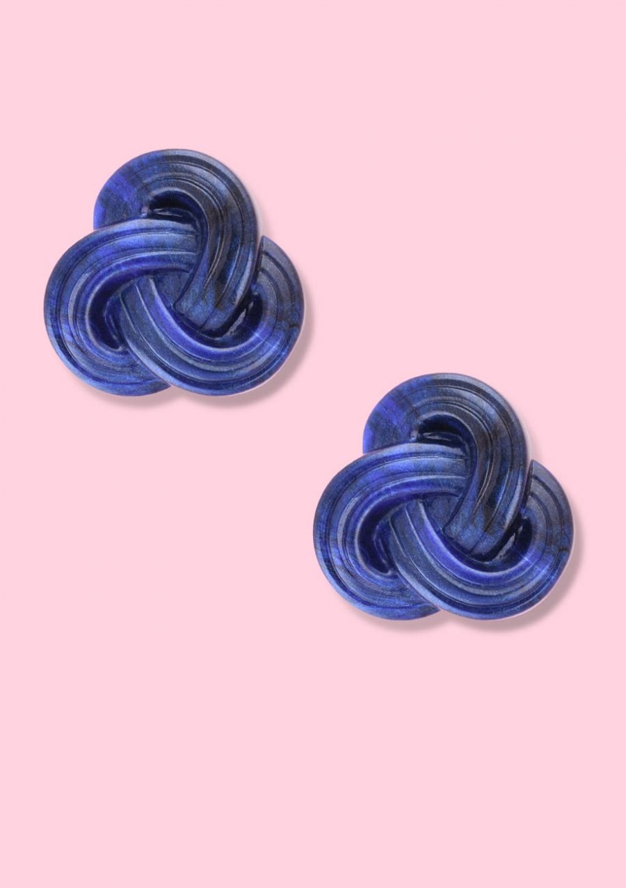 Marbled blue braided stud earrings with clip-on closing, by live-to-express. Shop 70’s vintage design earrings online.