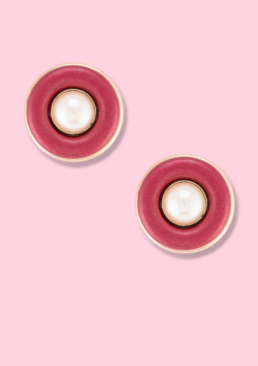 Glitter and pearl vintage stud earrings with clip-on closing, by live-to-express. Shop vintage earrings online