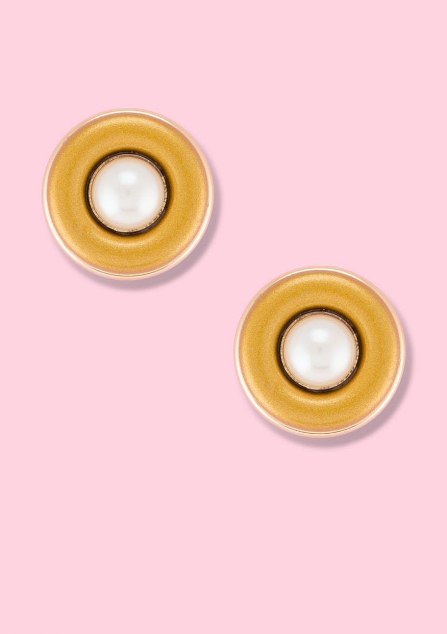 Glitter and pearl vintage stud earrings with clip-on closing, by live-to-express. Shop vintage earrings online