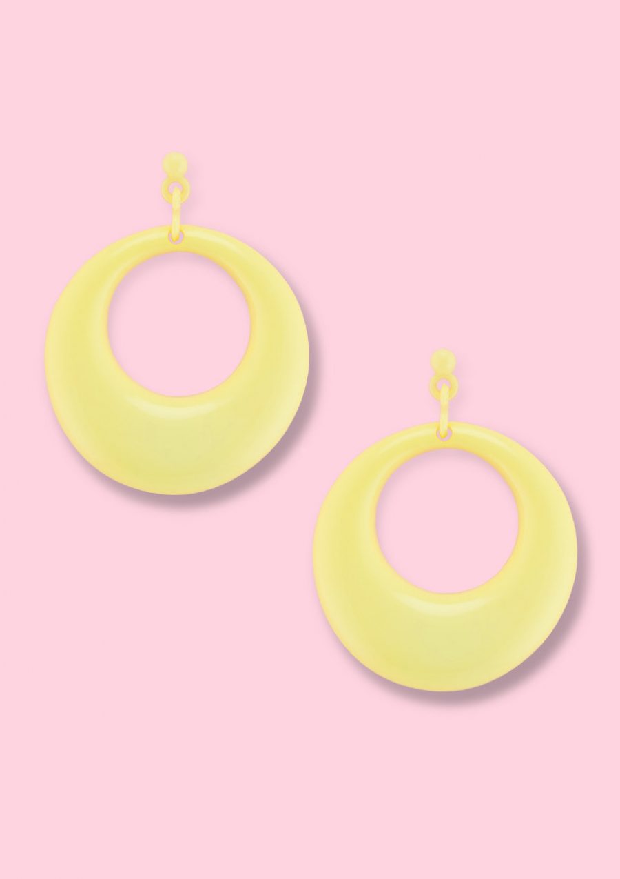 Yellow retro drop earring with push-back closing by live-to-express. Shop 70’s vintage earrings online.