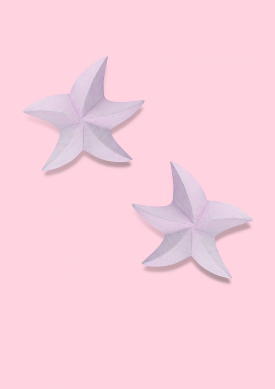 Lilac wooden star stud earrings with clip-on closing, by live-to-express. Shop 70’s vintage design earrings online.