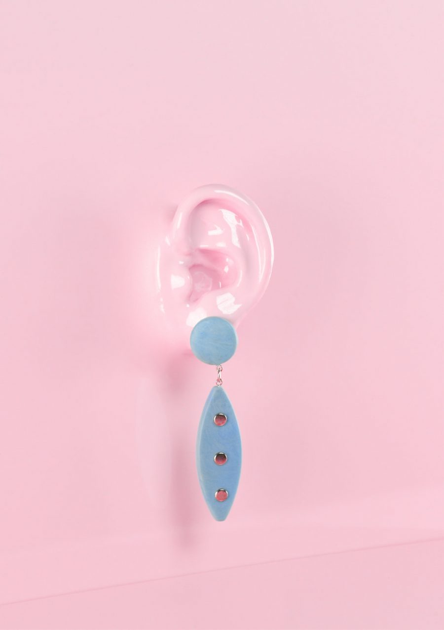 Blue drop earrings with clip-on closing
